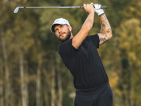 Herrenkleidung für den Golfsport bei CRONUS GOLF